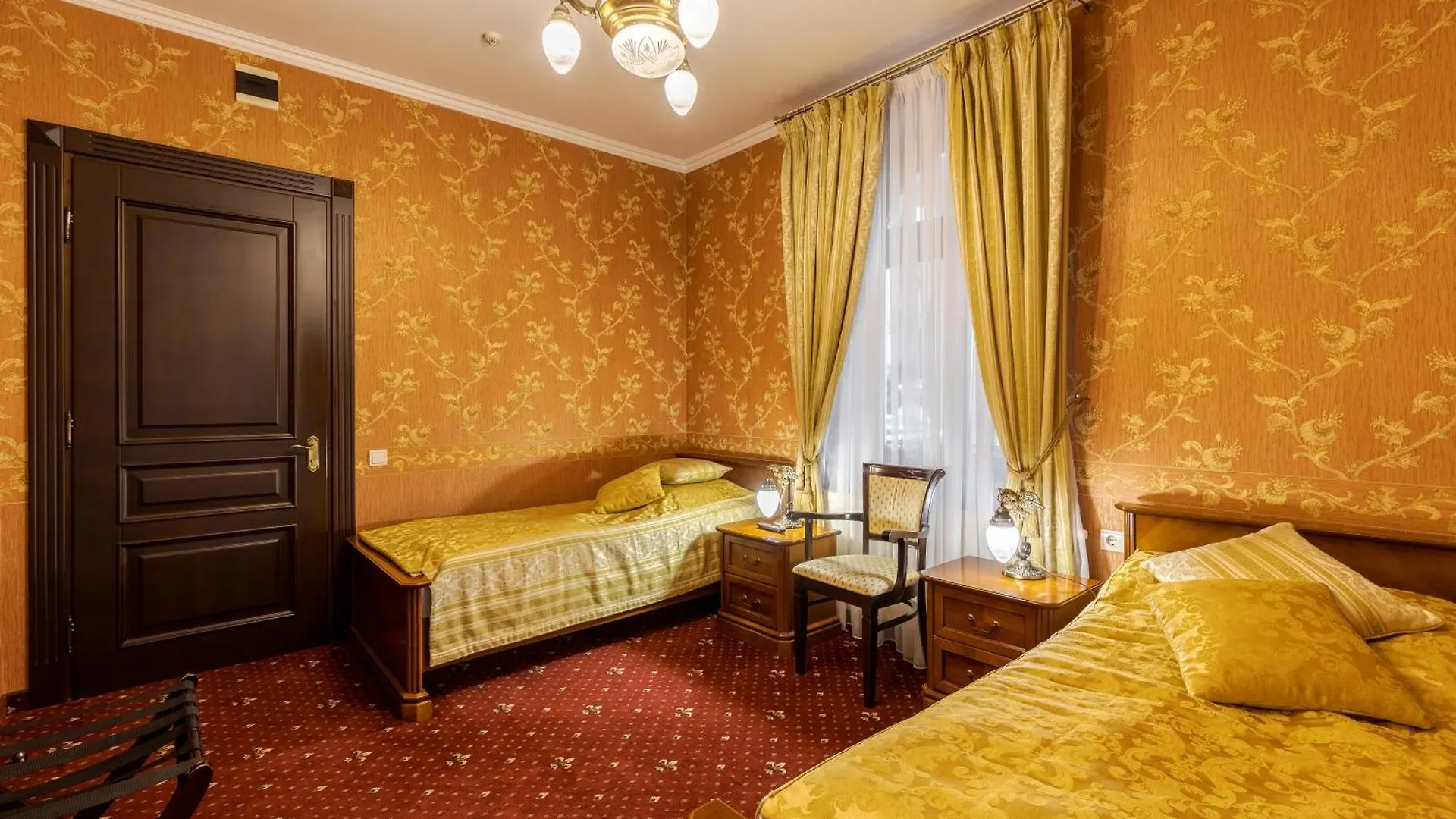 Luxury Boutique Andreevskiy Lviv 4*,